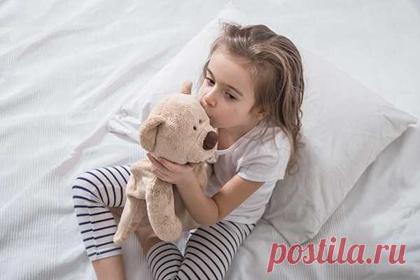 Игрушки занимают большую часть в жизни и развитии ребёнка, через игрушку он познаёт мир. Поэтому то, что рынок сейчас предлагает нашим детям, волнует не только родителей, но и государство.