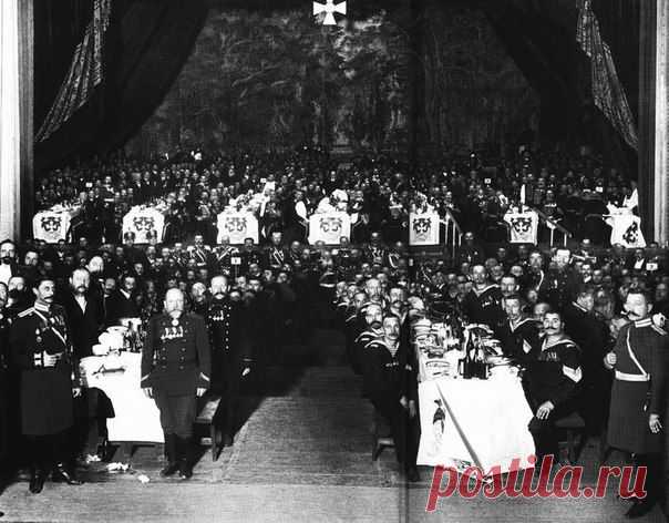 Георгиевские кавалеры на банкете, устрмператора Николая II. 1913. / Историческая справка