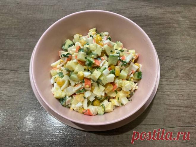 12 рецептов салата с яблоком и крабовыми палочками