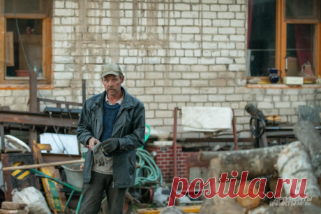 Работают за еду и кров. Под Тверью устроили ферму с «рабами-бездомными». Фото есть с места — пришлем. Автор фото Aif.ru отправился в глухую деревню проверить, действительно ли в работном доме людей держат против их воли и заставляют трудиться за еду.