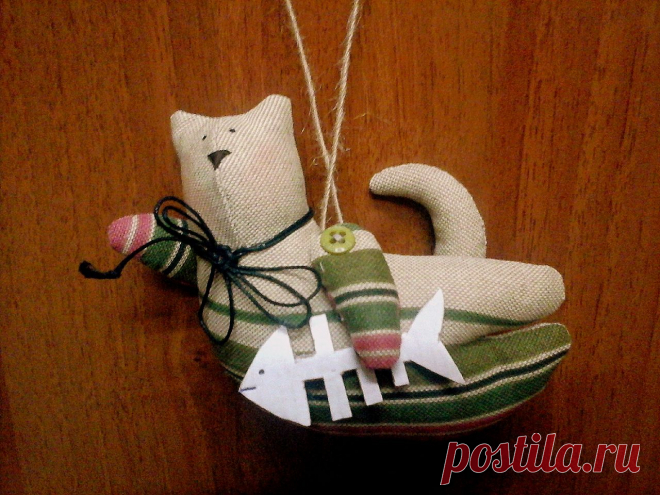 Летающий кот-мечтатель с рыбкой))))