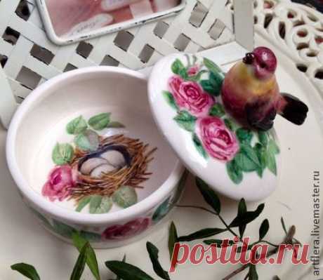 Шкатулка &quot;Щегол и роза&quot;