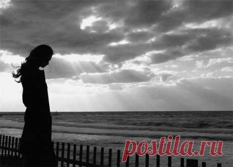 Я тебя очень жду...💔
Разве сердце заставишь молчать? Разве скажешь ему довольно? Оно будет любить и скучать! Даже если обидно и больно.
С годами начинаешь понимать… Не главное в жизни, чтобы тебе постоянно говорили о любви или о том, как ты хорошо выглядишь… Главное… Быть нужной кому-то… Чтобы было кому проводить тебя в дорогу… И слышать… &quot;Возвращайся скорее… Я тебя очень жду&quot;…