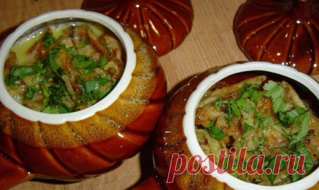 ОБАЛДЕННЫЕ БЛЮДА В ГОРШОЧКАХ: ТОП-10 РЕЦЕПТОВ 
Варианты ужина за 30 минут 
1. Горшочки с мясом, фасолью и грибами
ИНГРЕДИЕНТЫ:
● 500 г говядины (свинины, баранины)
● 200 г фасоли
● 300 г помидоров
● 300 г грибов
● 200 г болгарского перца
● 150 г лука
● соль
● перец
● растительное масло
ПРИГОТОВЛЕНИЕ:
Если Вы не любите фасоль, можно ее не добавлять.Вместо маленьких горшочков можно использовать форму для запекания с крышкой, объемом около 2.5 л.Из указанного количества ингре...