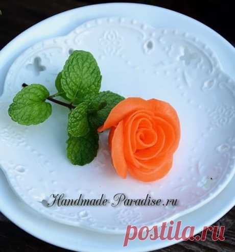 Роза из морковки для праздничной сервировки стола