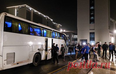 В оперштаб МЧС РФ в Каире прибыла группа из восьми человек, эвакуированных из Газы. Шесть из них являются гражданами России, еще двое - палестинцами