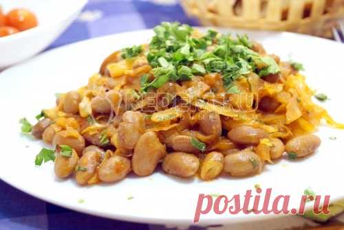 Тушеная капуста с фасолью Тушеная капуста с фасолью, вкусный постный гарнир, который прекрасно разнообразит ваше меню.