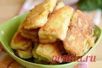КАБАЧКИ С ЧЕСНОКОМ В КЛЯРЕ НА СКОВОРОДЕ - Вкусные рецепты Ингредиенты: кабачок 1-2 шт. яйца 1-2 шт. простокваша 100 мл чеснок 2-3 зубчика перец черный молотый масло растительное мука соль =================================================== 1Кабачки очистить от кожуры, нарезать пластинками толщиной в один сантиметр. Посолить и поперчить, можно добавить давленый чеснок, перемешать. Для приготовления кляра растереть сырое куриное яйцо с солью, добавить примерно полстакана кеф...