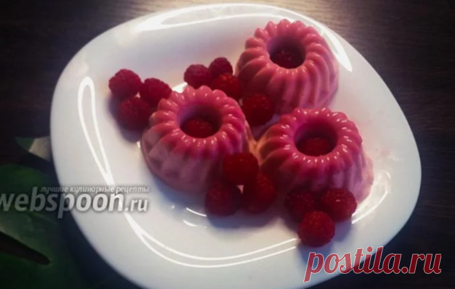 Очень нежный и вкусный малиновый мусс на десерт.