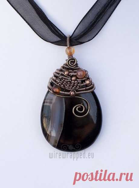 Agate teardrop wire wrapped pendant