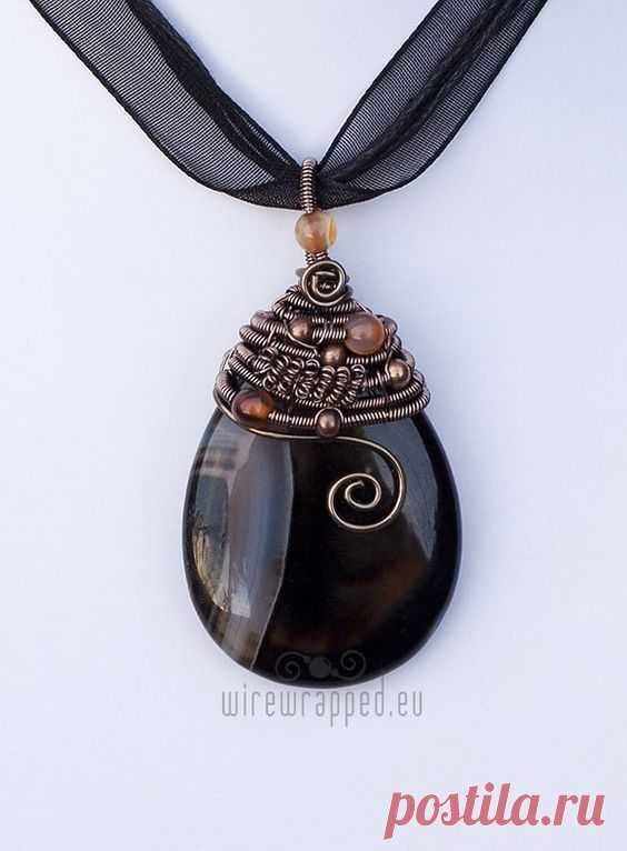 Agate teardrop wire wrapped pendant