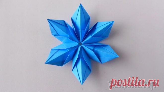 Снежинка из бумаги. Оригами Снежинки на Новый год 2018 Красивая оригами снежинка из бумаги - обязательный элемент новогоднего украшения к празднику. Снежинки из бумаги будут отлично дополнять праздничную атмосферу приближающегося Нового года 2018. Такие б...