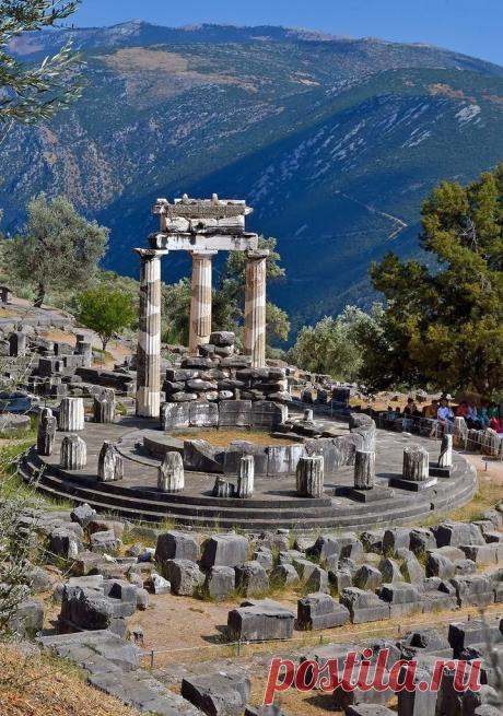 The Tholos Temple, Delphi, Greece. Stunning Views: Greece,  
bucketlist из bucketlist  |  Pinterest: инструмент для поиска и хранения интересных идей
