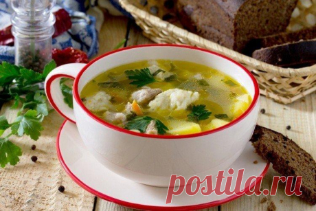 12 вкусных cупов с клецками, с которыми справится любая хозяйка Сегодня хотим поделиться с тобой отличными рецептами супов с клецками. Мясной, овощной, томатный, сырный – и это только начало. В подборке ты точно найдешь пару вариантов, которые тебе понравятся!