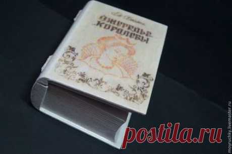 Купить шкатулка в технике декупаж &quot;Ожерелье королевы&quot; - бежевый, шкатулка, книга, история, ожерелье, Декупаж
