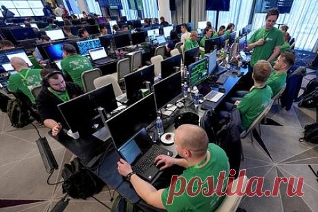 Стало известно о вероятном присоединении к военным проектам ЕС еще одной страны. Швейцария готовится активизировать оборонное сотрудничество со странами ЕС и скоро может присоединиться к военным проектам Евросоюза в области киберзащиты и обороны. Уже сейчас в ЕС реализуется около 60 оборонных проектов, и Берн может присоединиться к некоторым из них.