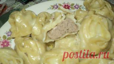 Три  блюда из одного теста.  


Захотелось мне  чего-нибудь вкусненького...Долго не думала, вспомнила, что лежит уже готовый фарш(баранина и говядина). Ур-рааа! Пельмени недавно были, значит ХОЧУ мантов, а ещё ХОЧУ чебуреков....…