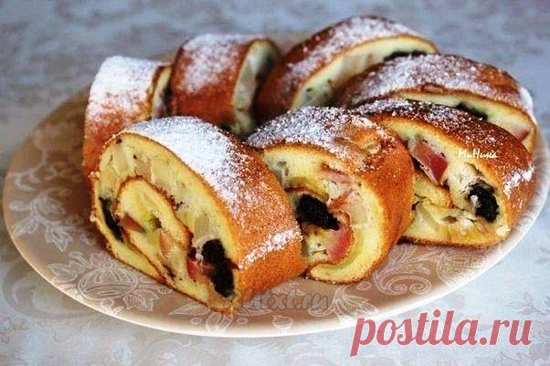 Потрясающий рулет с яблоками - Бабушкин Рецепт Потрясающий рулет с яблоками Предлагаю вашему вниманию рецепт очень вкусного рулета с яблочной начинкой. Яблоки, корица, изюм, орехи — такое сочетание никого не оставит равнодушным. Рулет выпекается вместе с начинкой, а это значит, что хлопот с приготовлением гораздо меньше. С этим простым рецептом без труда справятся даже начинающие хозяюшки. Полчаса — и вкусное лакомство к […]