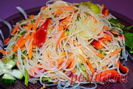Рисовая фунчоза с овощами