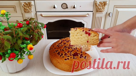 Этот замечательный пирог надeжно приживeтся на вашей кухне! Ни с одним манником он несравним!