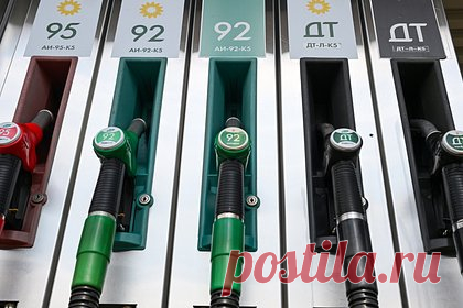 Биржевые цены на бензин резко снизились второй день подряд