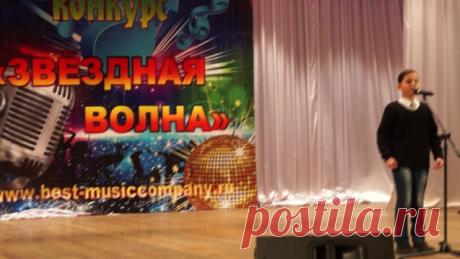 Роман Богданов представил стихотворение, самое сильное на мой взгляд из всех , что он читал Анны Нюйблом "Герой". 1 место, и низкий поклон автору!!!!