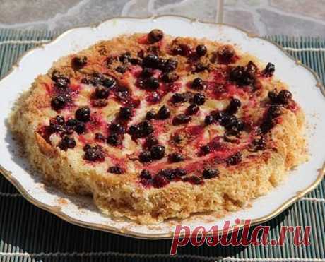 Шарлотка с яблоками, приготовленная в микроволновой печи / Surfingbird - мы делаем интернет лучше