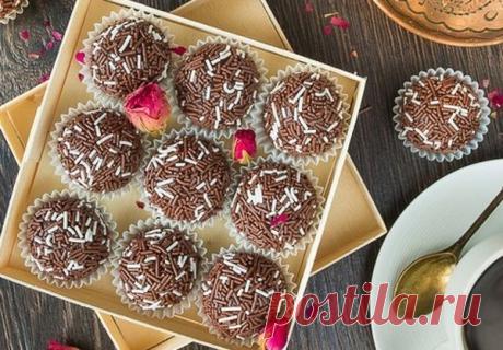 Конфеты "Бригадейро" - Пошаговый рецепт с фото своими руками Конфеты "Бригадейро" - Простой пошаговый рецепт приготовления в домашних условиях с фото. Конфеты "Бригадейро" - Состав, калорийность и ингредиенти вкусного рецепта.