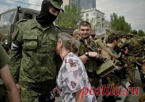 БОЛЬШЕ, ЧЕМ ФОТО... Центр Донецка сегодня..Встреча батальона "Восток".. 25.05.14.
