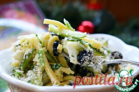 Сырный салат с сухарной крошкой - кулинарный рецепт