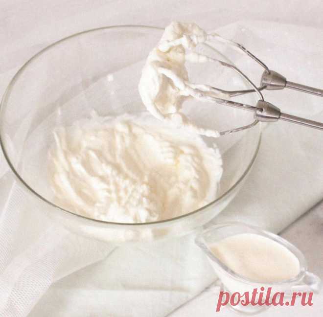 Крем-чиз получается жидким, расслаивается, не взбивается — как исправить ошибки?