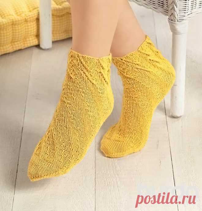 Носки с ажурным узором - Вязаные модели спицами для женщин