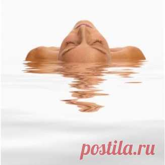 Что делать с отрицательными мыслями? 
Релаксация — необходимое условие для установления связи с Внутренней Силой. Когда вы напуганы и напряжены, энергия отсечена от вас.
Нужно всего несколько минут, чтобы полностью расслабить свое тело и мозг.