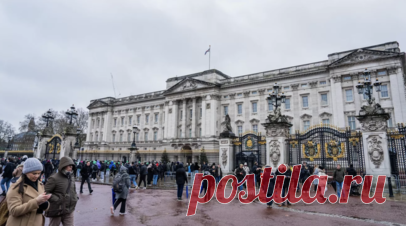 Букингемский дворец изучит инцидент с дебошем горничной в пабе. Букингемский дворец изучит обстоятельства задержания королевской горничной из-за дебоша в пабе после рождественской вечеринки и примет необходимые меры. Читать далее