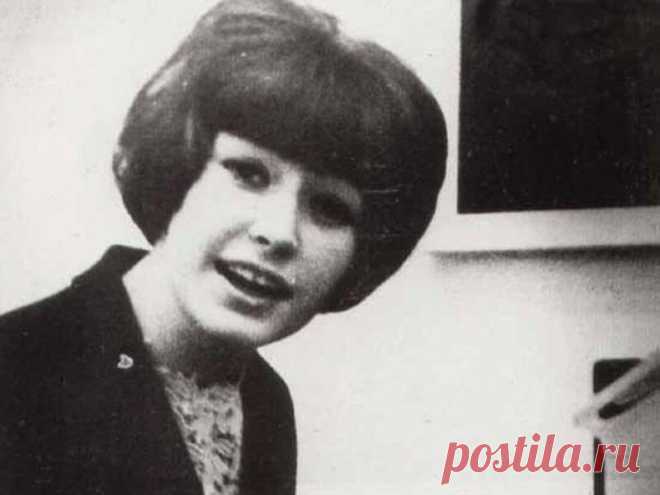 Нашла самую раннюю запись Аллы Пугачевой. Невероятно красиво! | Родом из СССР | Яндекс Дзен