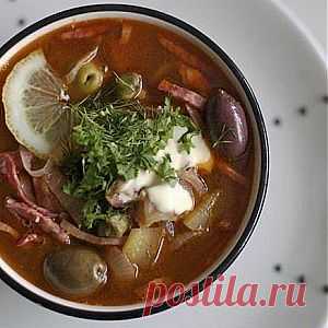 Мясная солянка с каперсами и солеными огурцами рецепт – супы