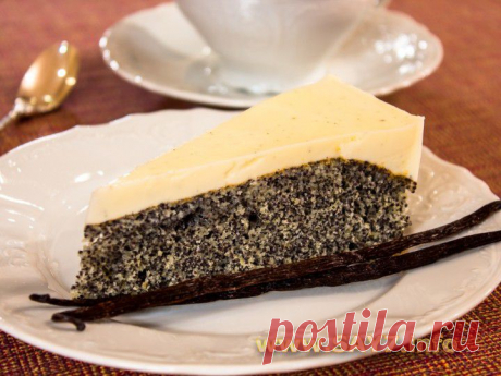 Ароматный пирог с маком и сметанным кремом