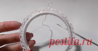 Мастер-класс: как обвязать кольцо и превратить в красивую декоративную рамку Сегодня мы будем обвязывать колечко и превращать его в красивую декоративную рамку. Для этого нам понадобится: Пластиковое кольцо. Крючок №1 (можно тоньше, у меня 0,95). Нитки «Пеликан» 100% хлопок.