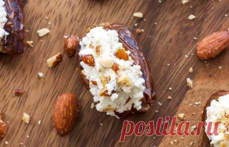 Финики, фаршированные козьим сыром и миндалем - кулинарный пошаговый рецепт с фото • INMYROOM FOOD