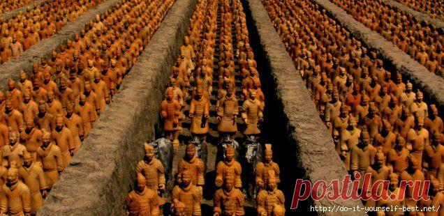 Терракотовая Армия. Воины и лошади этой армии сделаны были в различных районах Китая и предназначались императору для загробной жизни.