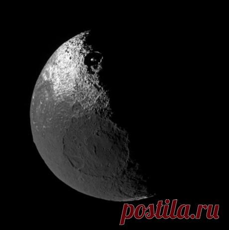 Загадочный Япет | Наука и техника