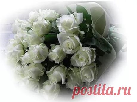 СКРОМНЫЙ БУКЕТИК БЕЛЫХ РОЗ