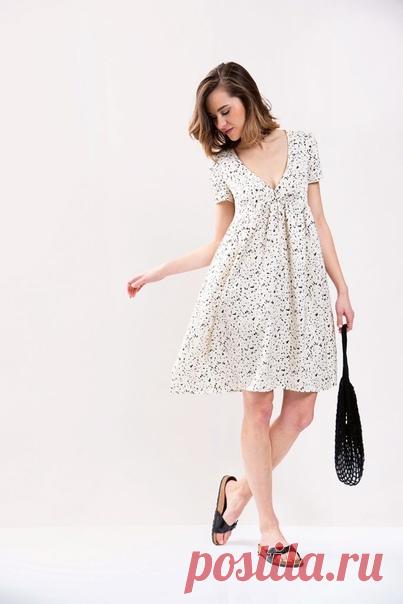 Выкройка Платье в стиле ампир
Размеры 34-44 евро (40-50 рус)

 Выкройка без припуска на швы. Чтобы сшить платье, добавьте припуск на швы по 1 см ко всем деталям выкройки и прибл. 0,5 см по краям подола.

 Расход ткани:
Размер 34/36 евро - 2,20 метра (при ширине 140 см)
Размер 38/40 евро - 2,50 метра
Размер 42/44 евро - 2,80 метра