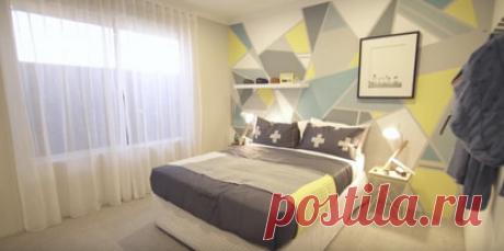 Эти женщины покрыли стены клейкой лентой. Как только они закончили покраску я раскрыл рот от удивления!вать её чтобы улучшить и освежить комнату?