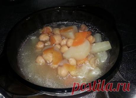 Суп из нута с овощами простой и вкусный рецепт Суп из нута получается очень наваристыми и ароматными, если приготовите его на курином или мясном бульончике. Нут (или турецкий горох) станет сытной и