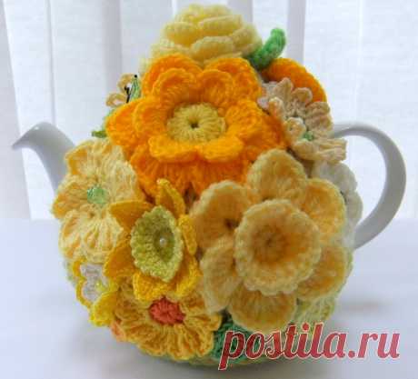 Mellow yellow handknitted floral tea cosy | Handmade With Love