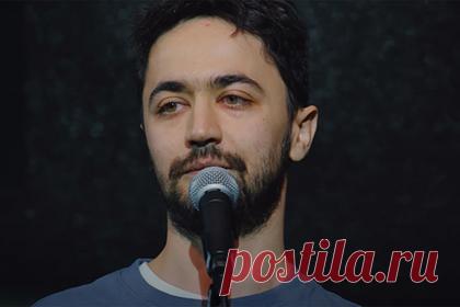 Идрак Мирзализаде сравнил КВН и шоу «Игра». Популярный стендап-комик Идрак Мирзализаде сравнил КВН и комедийное шоу «Игра», съемки которого были приостановлены на ТНТ. Он признался, что ему интереснее наблюдать за проектом ТНТ, потому что в нем участвуют очень известные артисты. «Я фанат Азамата Мусагалиева», — заявил стендапер.