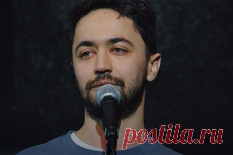 Идрак Мирзализаде сравнил КВН и шоу «Игра». Популярный стендап-комик Идрак Мирзализаде сравнил КВН и комедийное шоу «Игра», съемки которого были приостановлены на ТНТ. Он признался, что ему интереснее наблюдать за проектом ТНТ, потому что в нем участвуют очень известные артисты. «Я фанат Азамата Мусагалиева», — заявил стендапер.