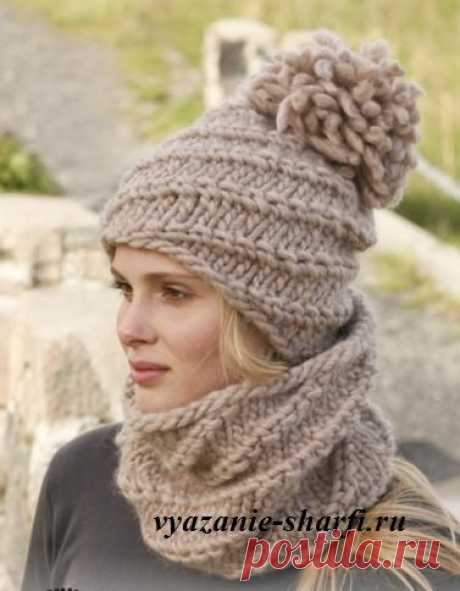 Модный комплект спицами шапочка и шарф-воротник