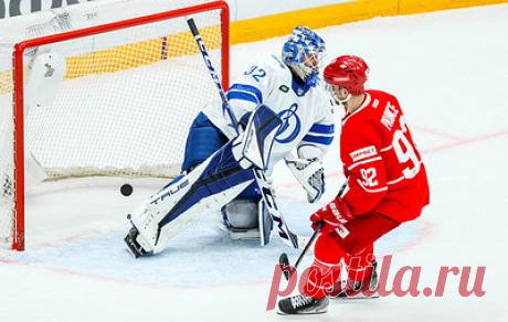Первая победа по буллитам. &quot;Спартак&quot; обыграл московское &quot;Динамо&quot; в матче КХЛ. Красно-белые впервые в текущем сезоне победили по буллитам, уступив до этого в предыдущих четырех сериях